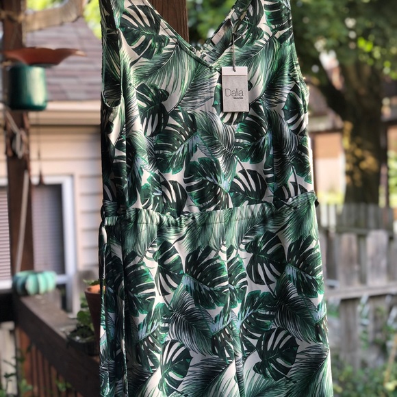 Monstera Leaf Dalia Jumpsuit with side ties - Picture 9 of 15